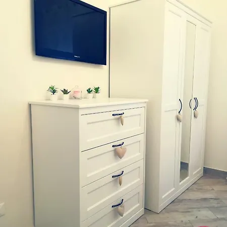 Appartement 83 *